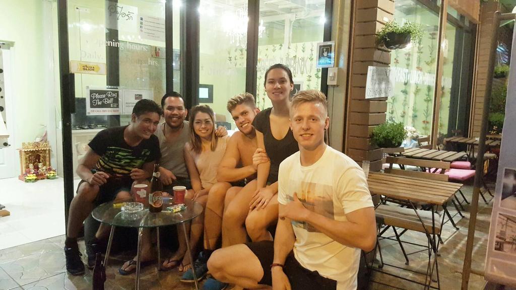 بيت شباب كاونتينج شيب بانكوك المظهر الخارجي الصورة